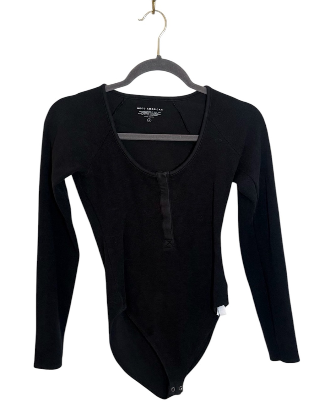 Good American Black Long-Sleeve Scoop Henley Bodysuit